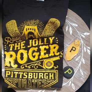 Pittsburgh Pirates Jolly Roger T Shirt, Keychain, Phone Pog Bundle